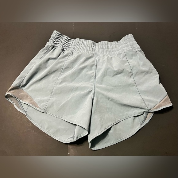 LULULEMON Women's Hotty Hot Shorts Light Blue Lined 4" Inseam Size 6 - Picture 1 of 11